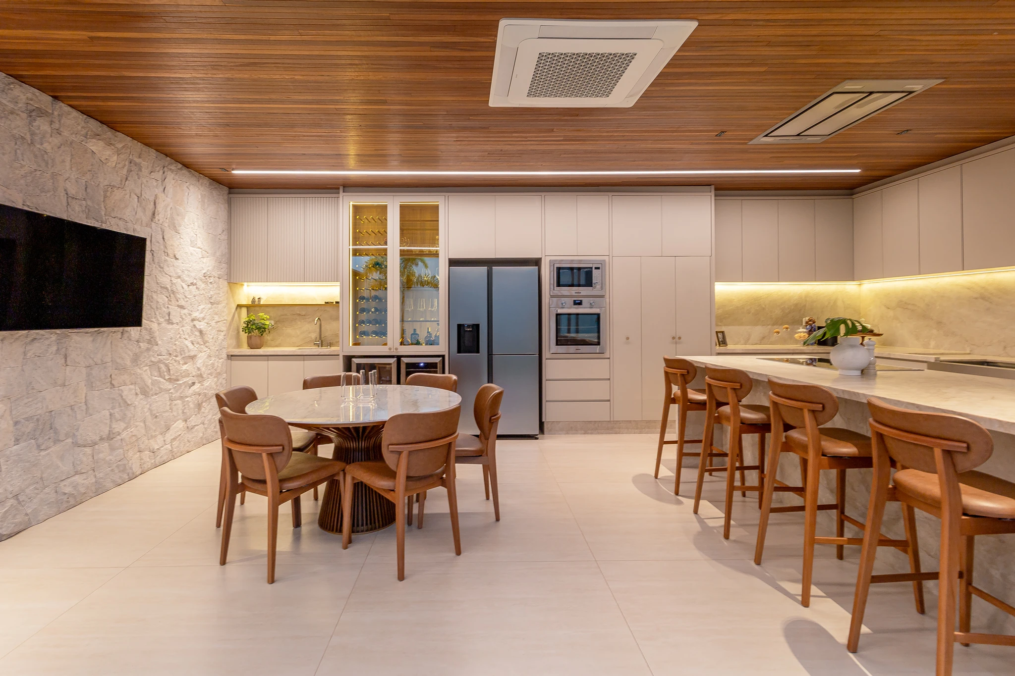 Área gourmet planejada: marcenaria que respeita o projeto