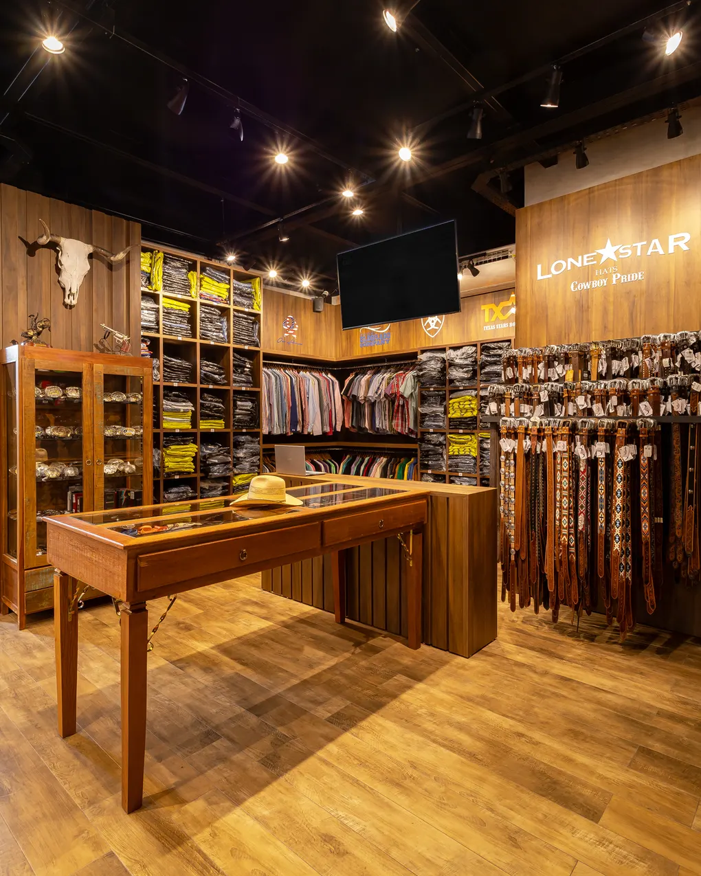 Projeto de marcenaria planejada — Lojas & Comercial